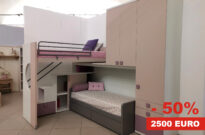 Cameretta soppalco ad angolo rosa